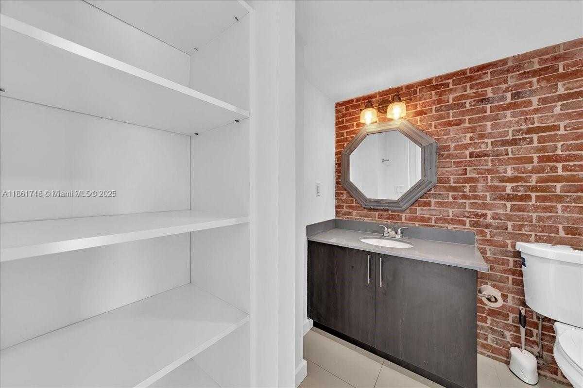 Small Image of 3101 NORTH COUNTRY CLUB DR #512, Aventura Number 15