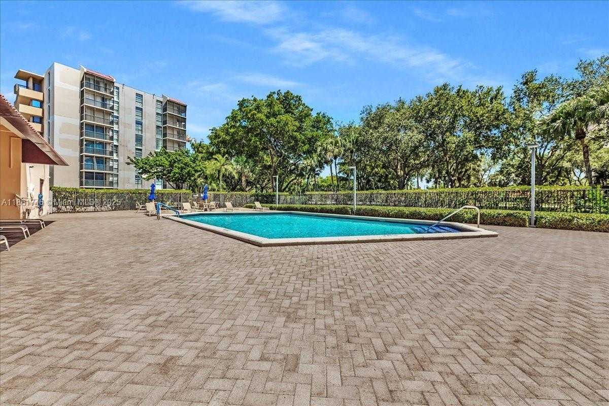 Small Image of 3101 NORTH COUNTRY CLUB DR #512, Aventura Number 17