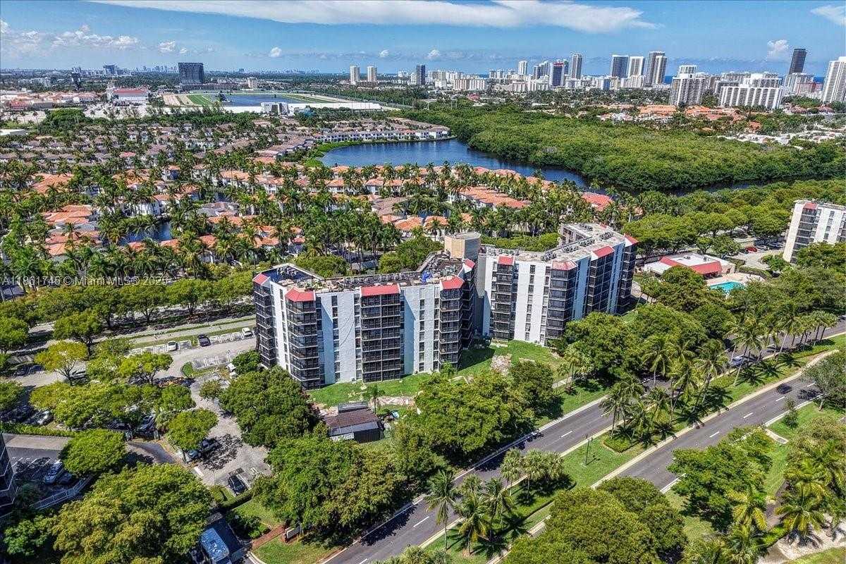 Small Image of 3101 NORTH COUNTRY CLUB DR #512, Aventura Number 20