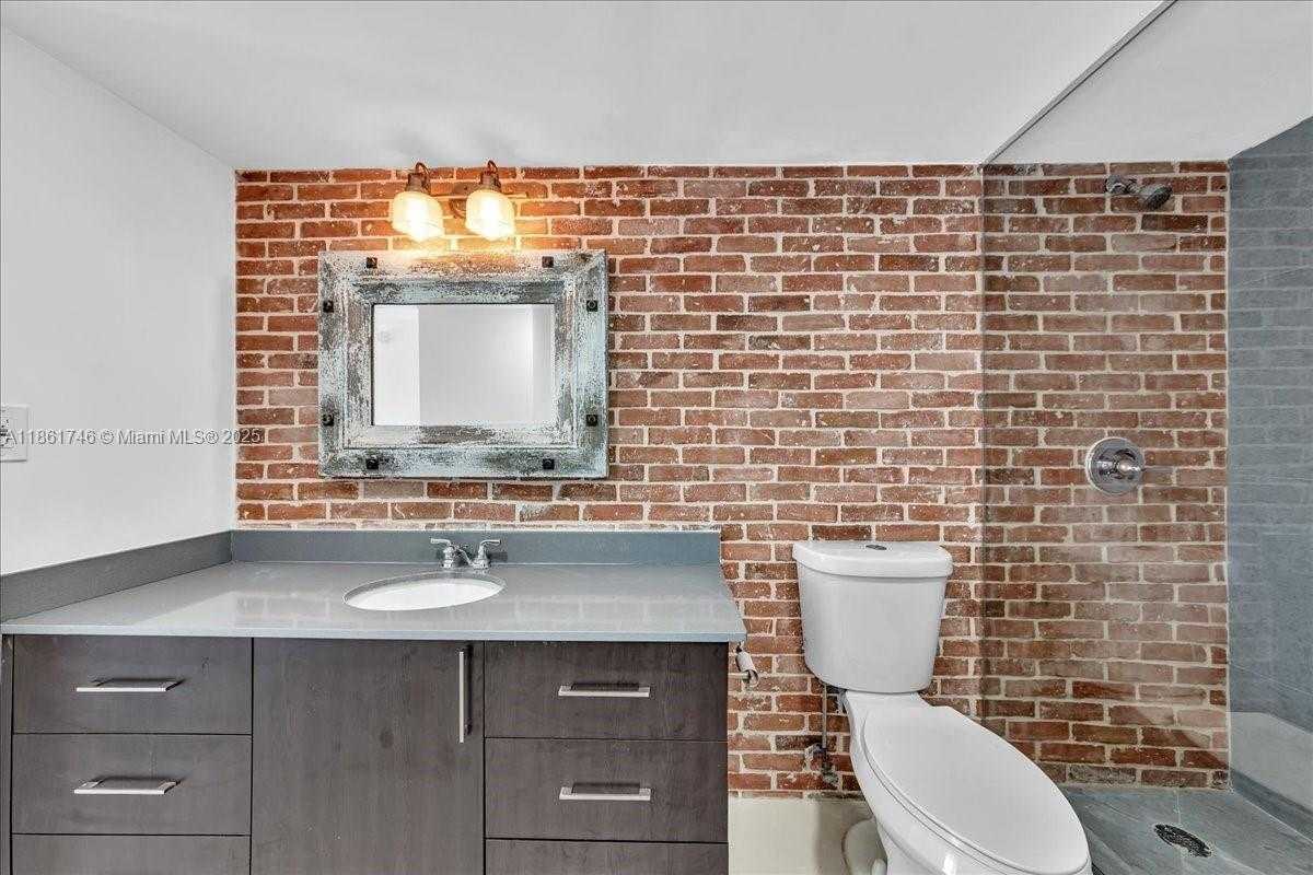 Small Image of 3101 NORTH COUNTRY CLUB DR #512, Aventura Number 4