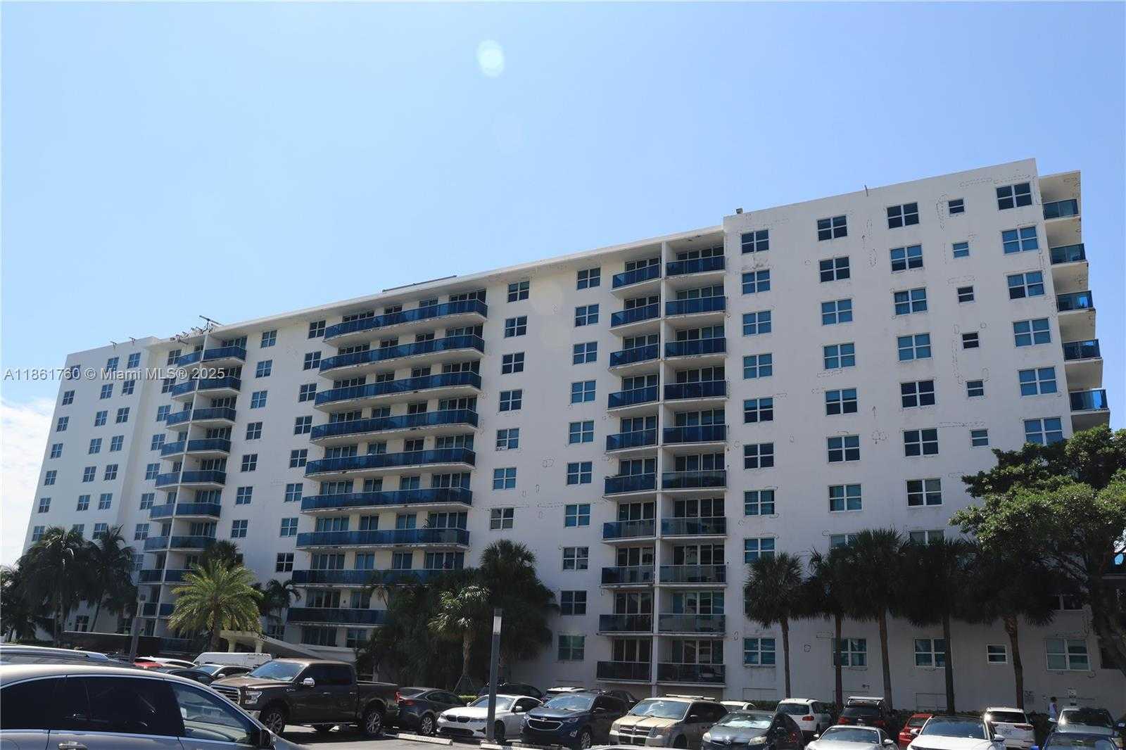 Small Image of 7501 EAST TREASURE DR #3K, North Bay Village Number 2