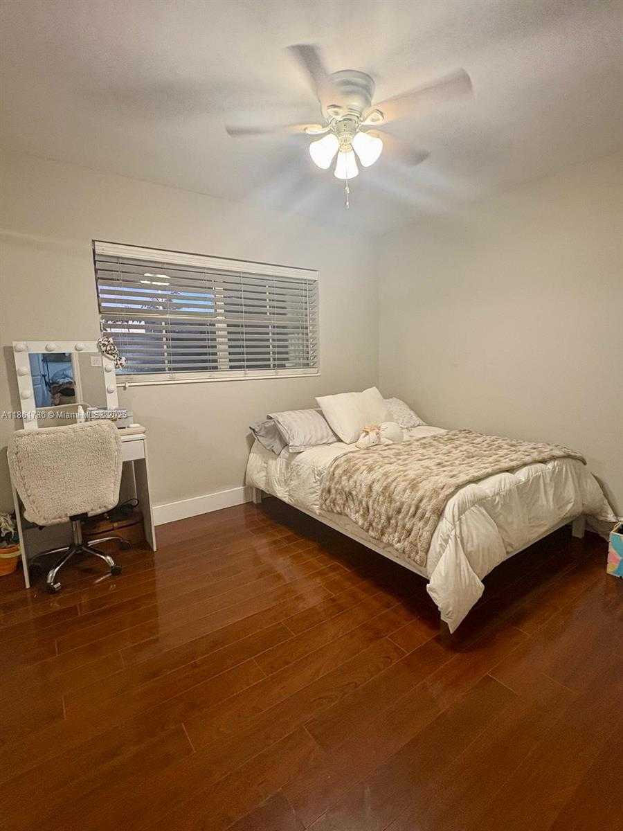 Small Image of 6709 NORTH KENDALL DR #230, Pinecrest Number 3