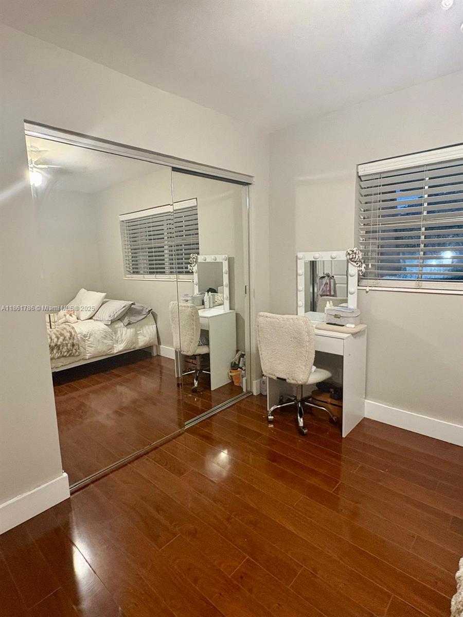 Small Image of 6709 NORTH KENDALL DR #230, Pinecrest Number 4