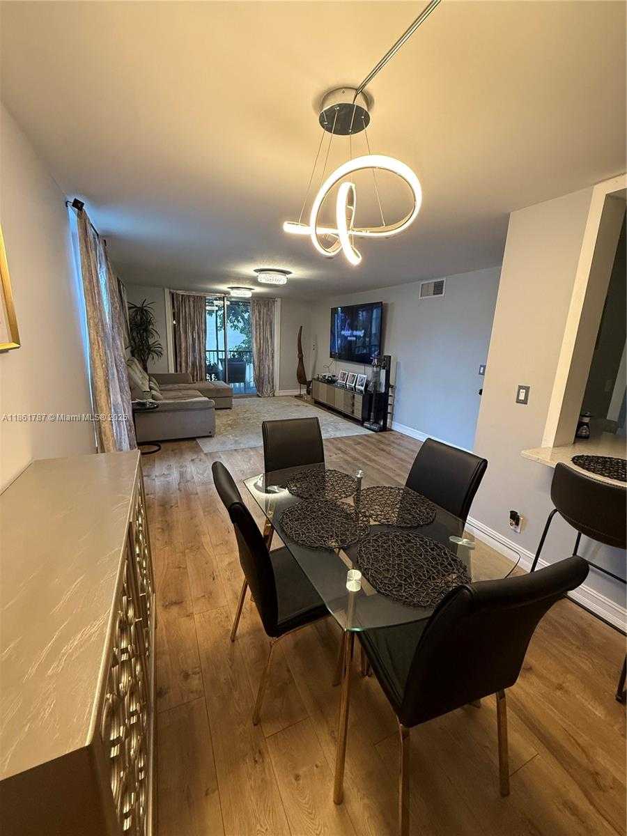 Small Image of 7173 ORANGE DR #214B, Davie Number 12