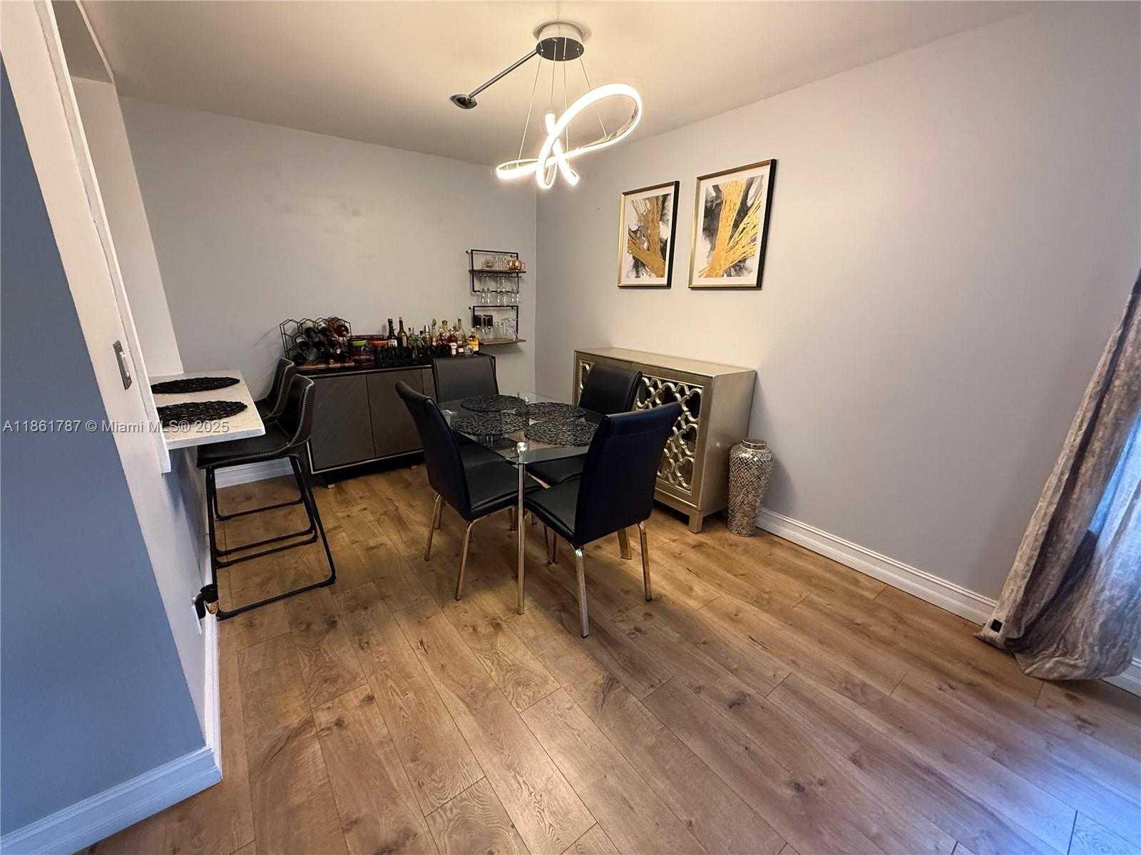 Small Image of 7173 ORANGE DR #214B, Davie Number 13