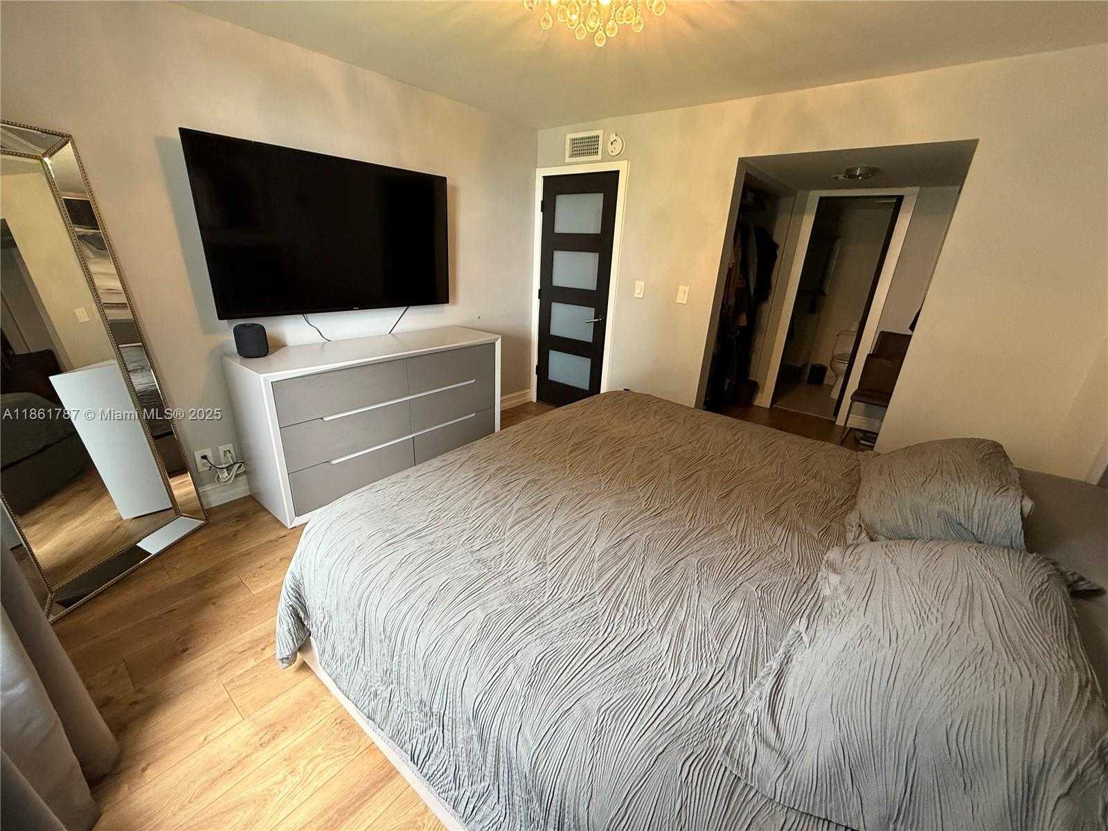 Small Image of 7173 ORANGE DR #214B, Davie Number 15