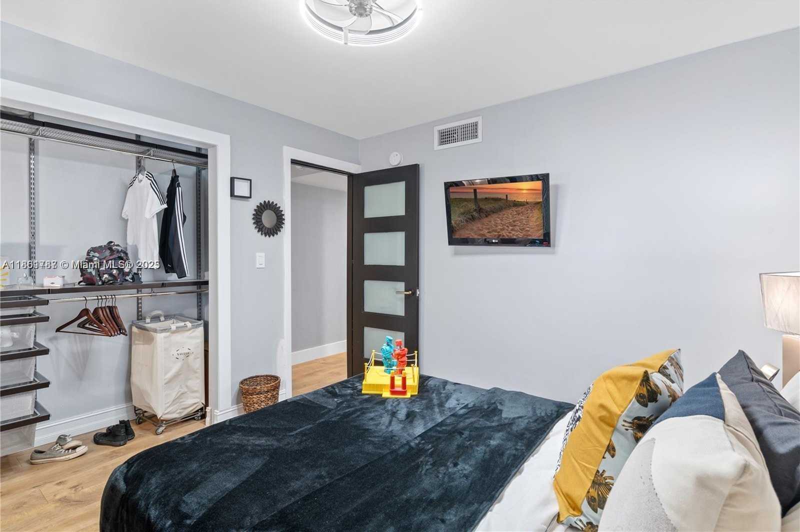 Small Image of 7173 ORANGE DR #214B, Davie Number 18