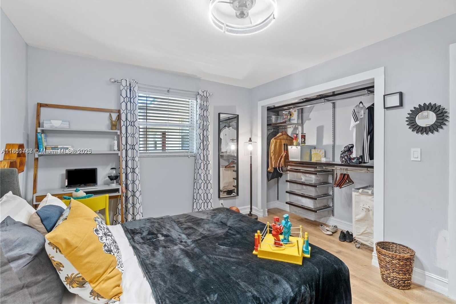 Small Image of 7173 ORANGE DR #214B, Davie Number 19