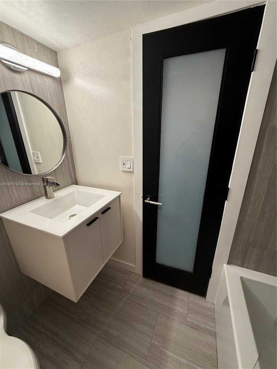 Small Image of 7173 ORANGE DR #214B, Davie Number 21