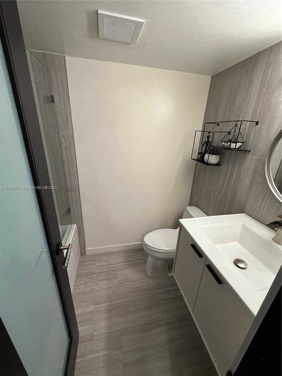 Small Image of 7173 ORANGE DR #214B, Davie Number 22