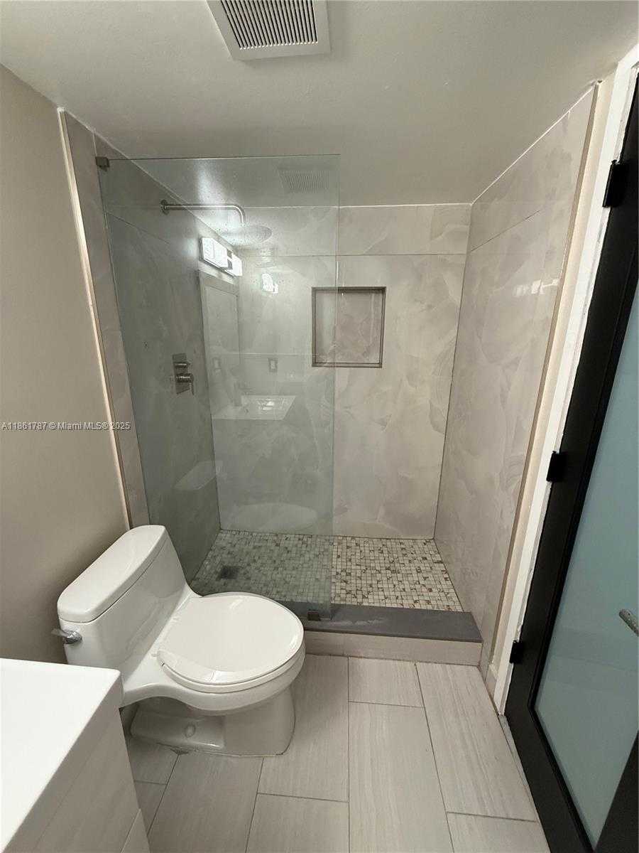 Small Image of 7173 ORANGE DR #214B, Davie Number 27