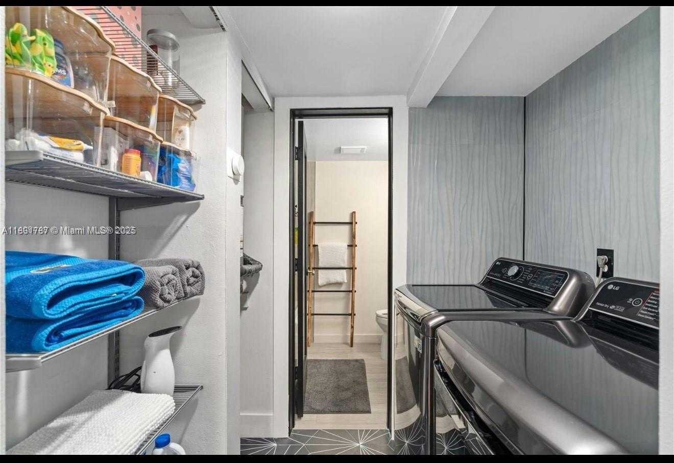 Small Image of 7173 ORANGE DR #214B, Davie Number 29