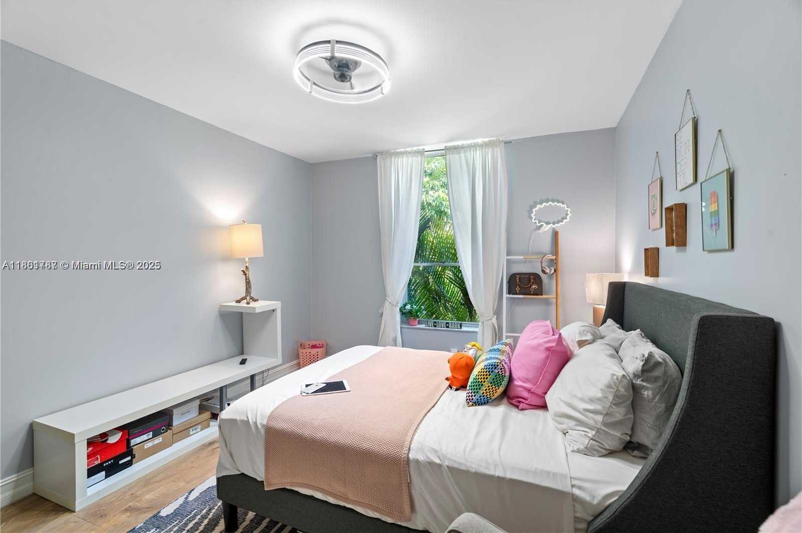 Small Image of 7173 ORANGE DR #214B, Davie Number 3