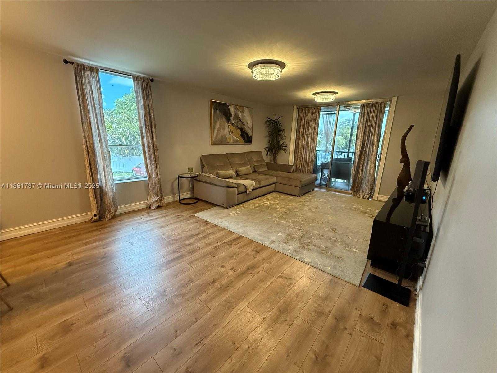 Small Image of 7173 ORANGE DR #214B, Davie Number 8