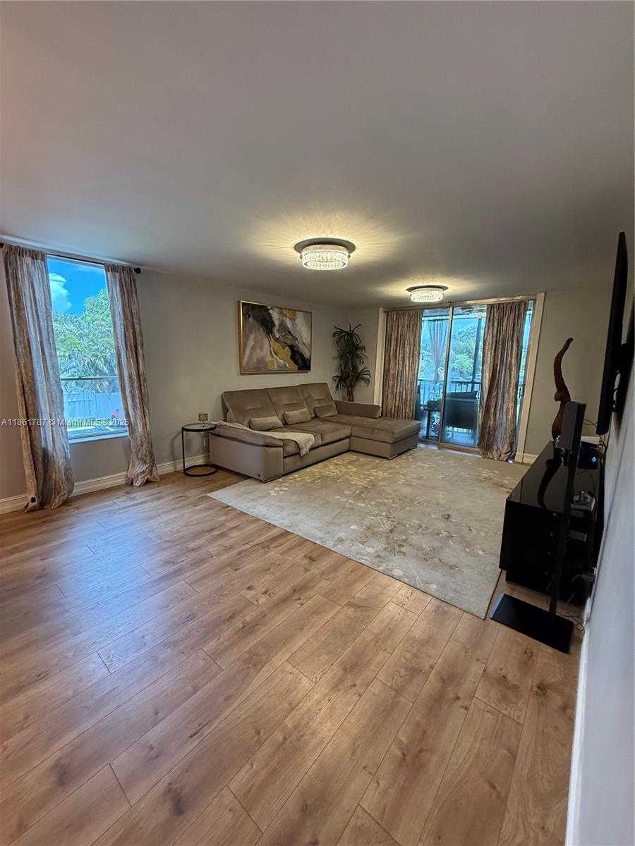 Small Image of 7173 ORANGE DR #214B, Davie Number 9