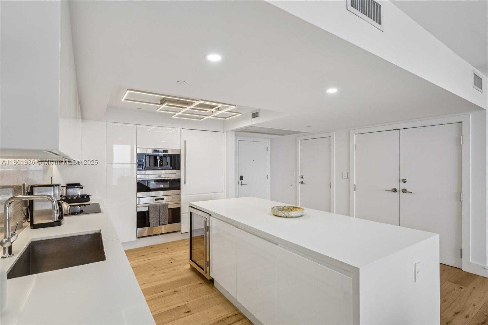 Small Image of 102 24TH ST #1440, Miami Beach Number 11