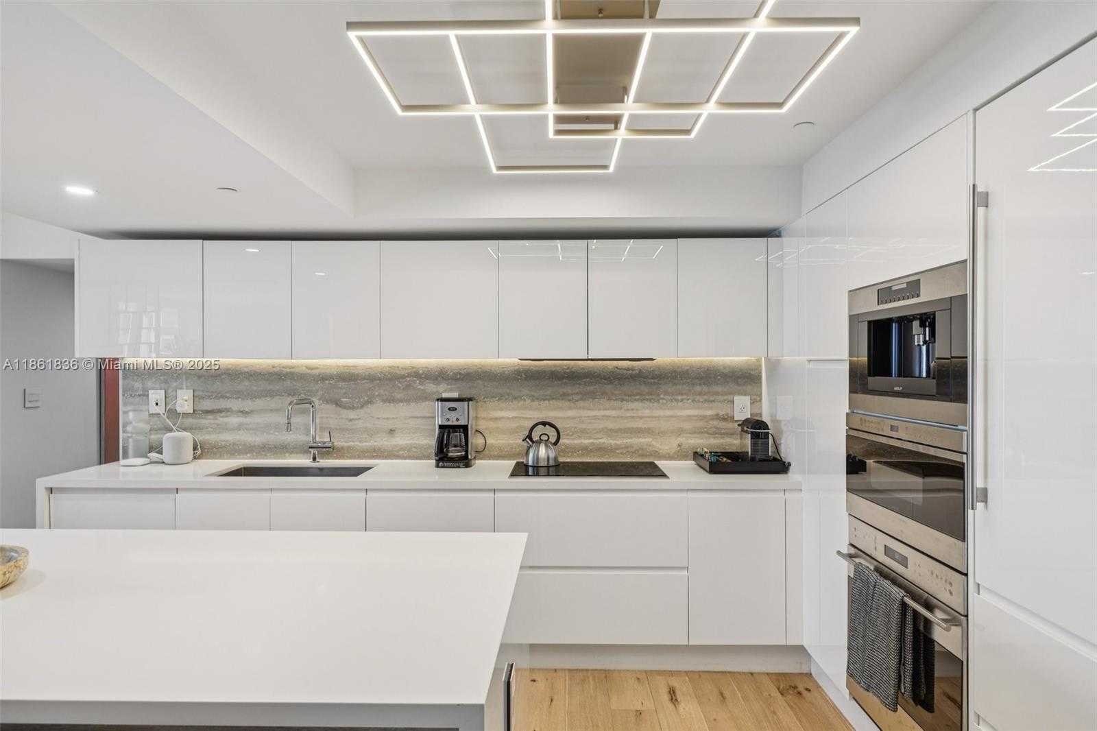 Small Image of 102 24TH ST #1440, Miami Beach Number 12