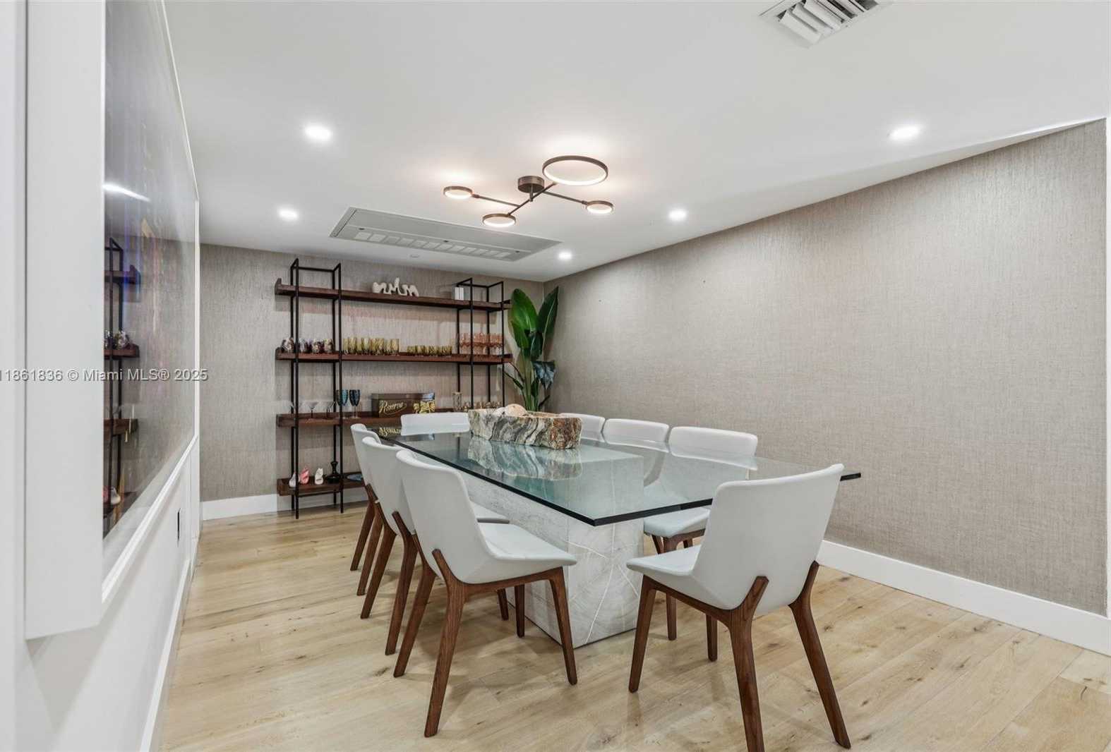 Small Image of 102 24TH ST #1440, Miami Beach Number 16