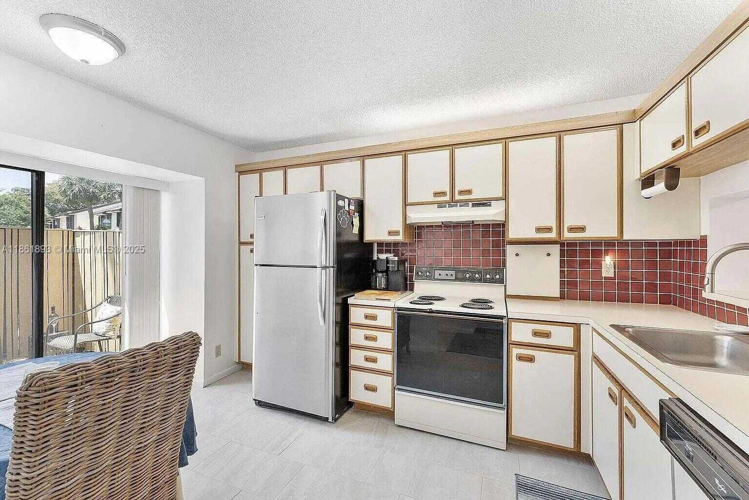 Small Image of 4575 SOUTH CARAMBOLA CIR S #27206, Coconut Creek Number 2
