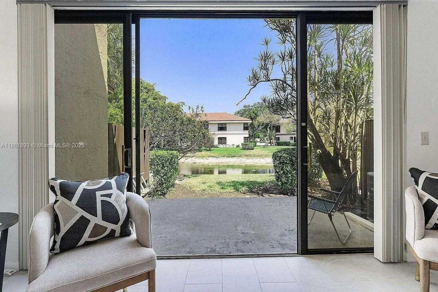 Small Image of 4575 SOUTH CARAMBOLA CIR S #27206, Coconut Creek Number 6