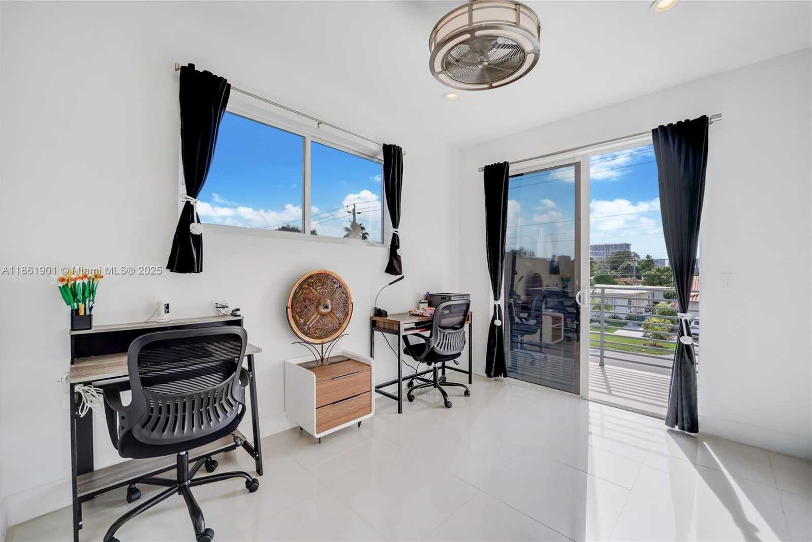 Small Image of 2943 SOUTH WEST 23RD ST, Miami Number 10