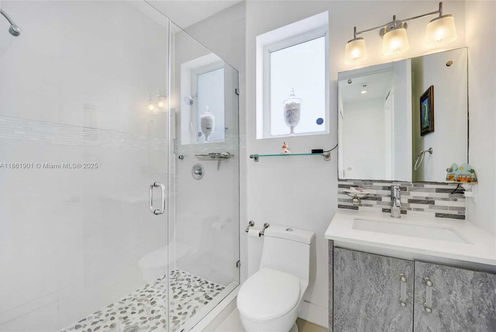 Small Image of 2943 SOUTH WEST 23RD ST, Miami Number 12