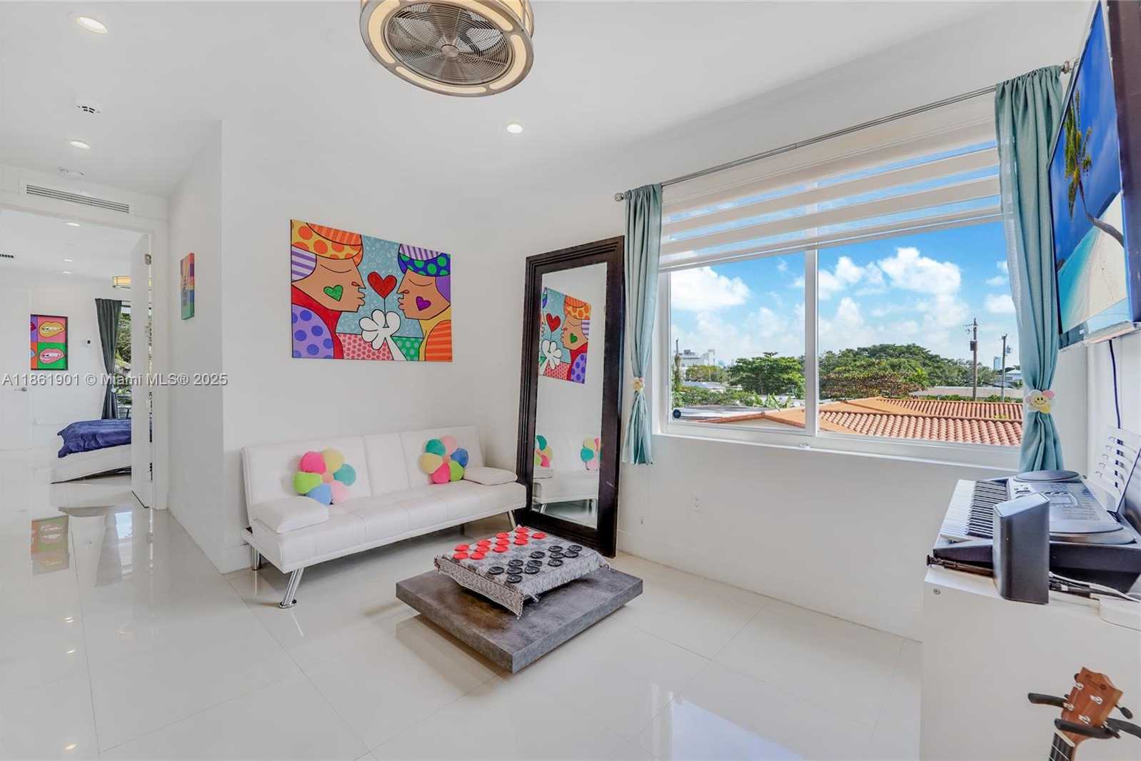Small Image of 2943 SOUTH WEST 23RD ST, Miami Number 13