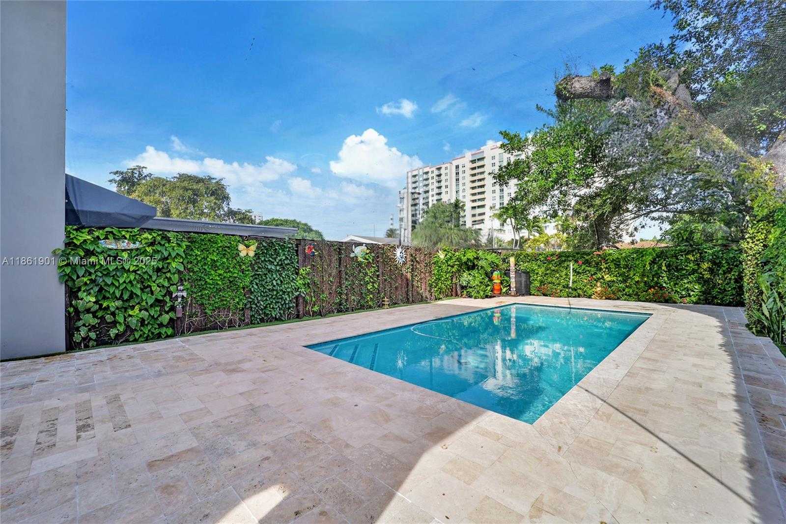 Small Image of 2943 SOUTH WEST 23RD ST, Miami Number 17