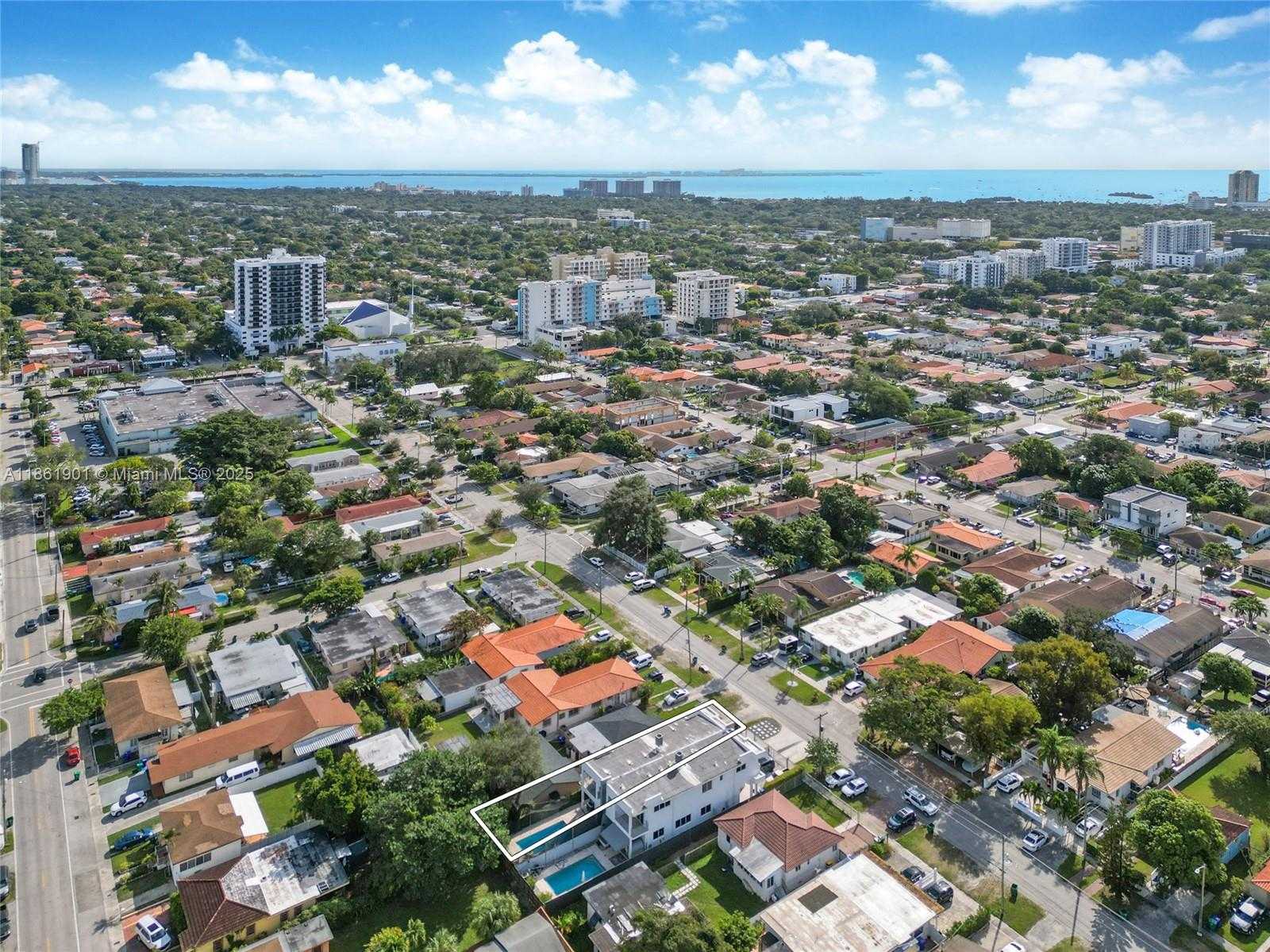 Small Image of 2943 SOUTH WEST 23RD ST, Miami Number 20