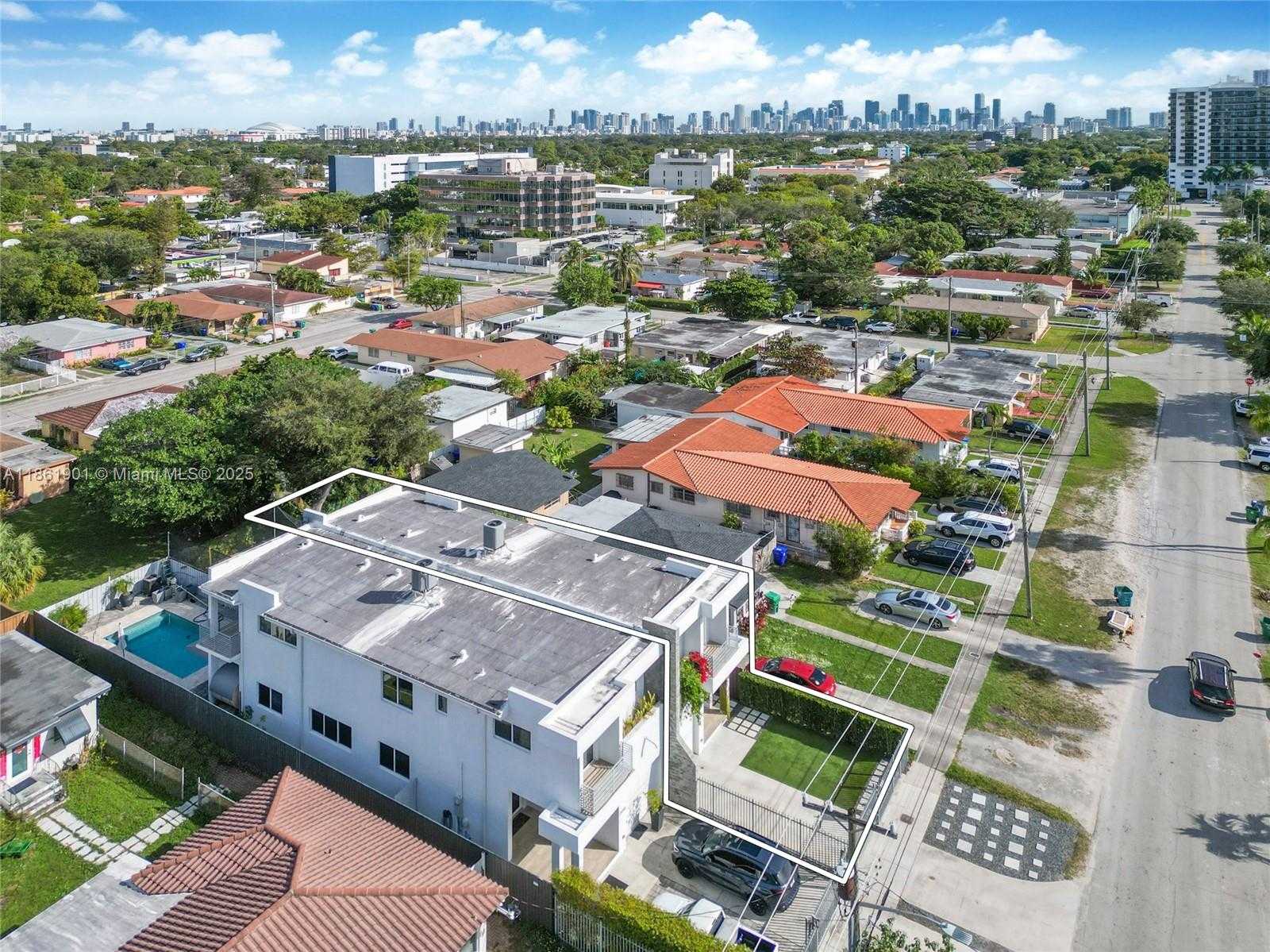 Small Image of 2943 SOUTH WEST 23RD ST, Miami Number 21