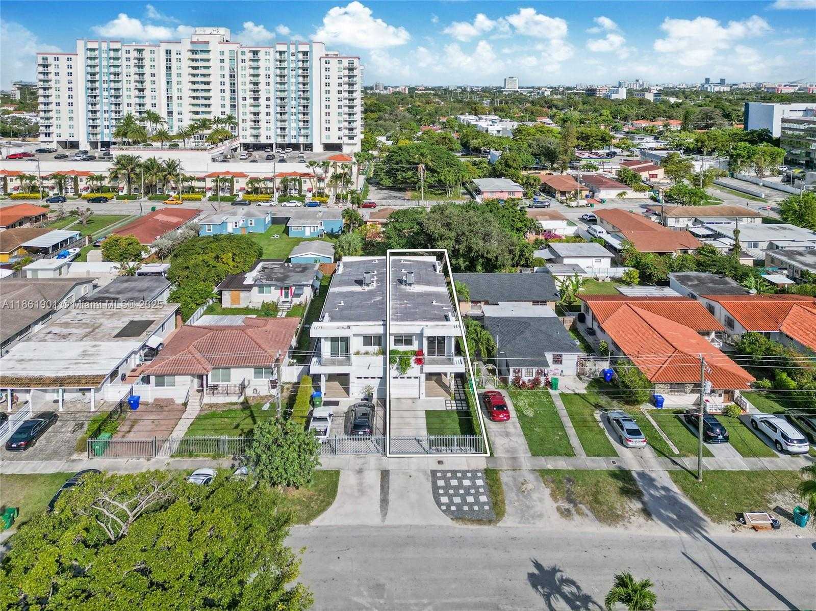 Small Image of 2943 SOUTH WEST 23RD ST, Miami Number 22