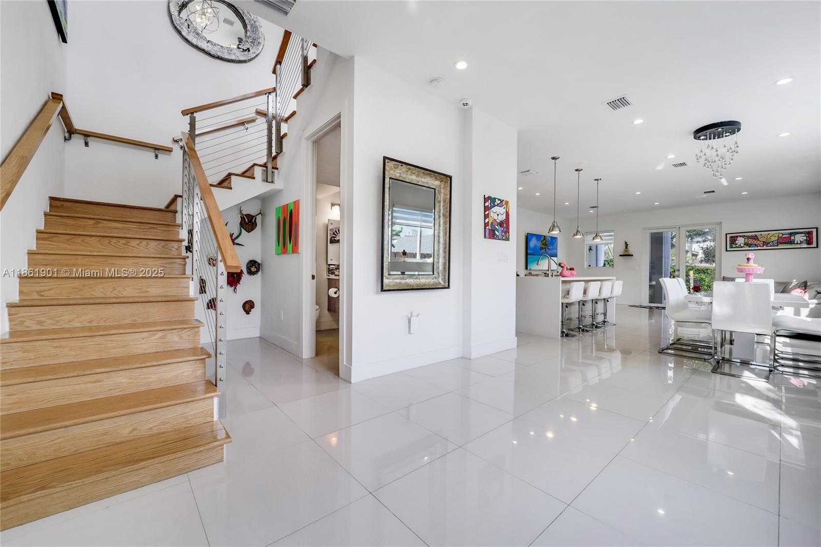 Small Image of 2943 SOUTH WEST 23RD ST, Miami Number 7