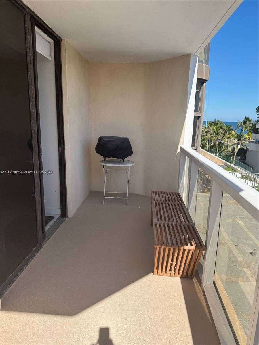 Small Image of 6423 COLLINS AVE #401, Miami Beach Number 17