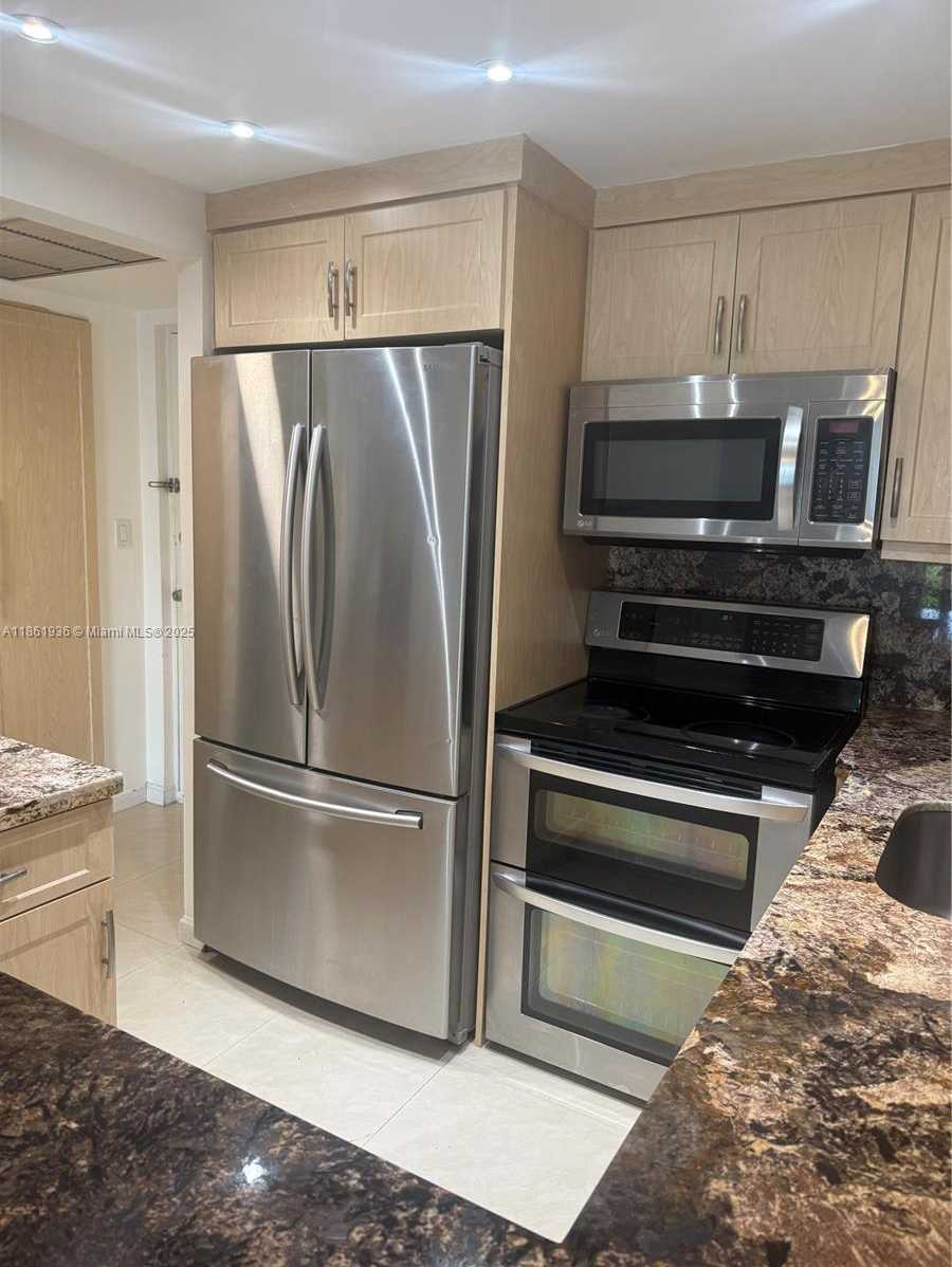 Small Image of 200 177TH DR #507, Sunny Isles Beach Number 8