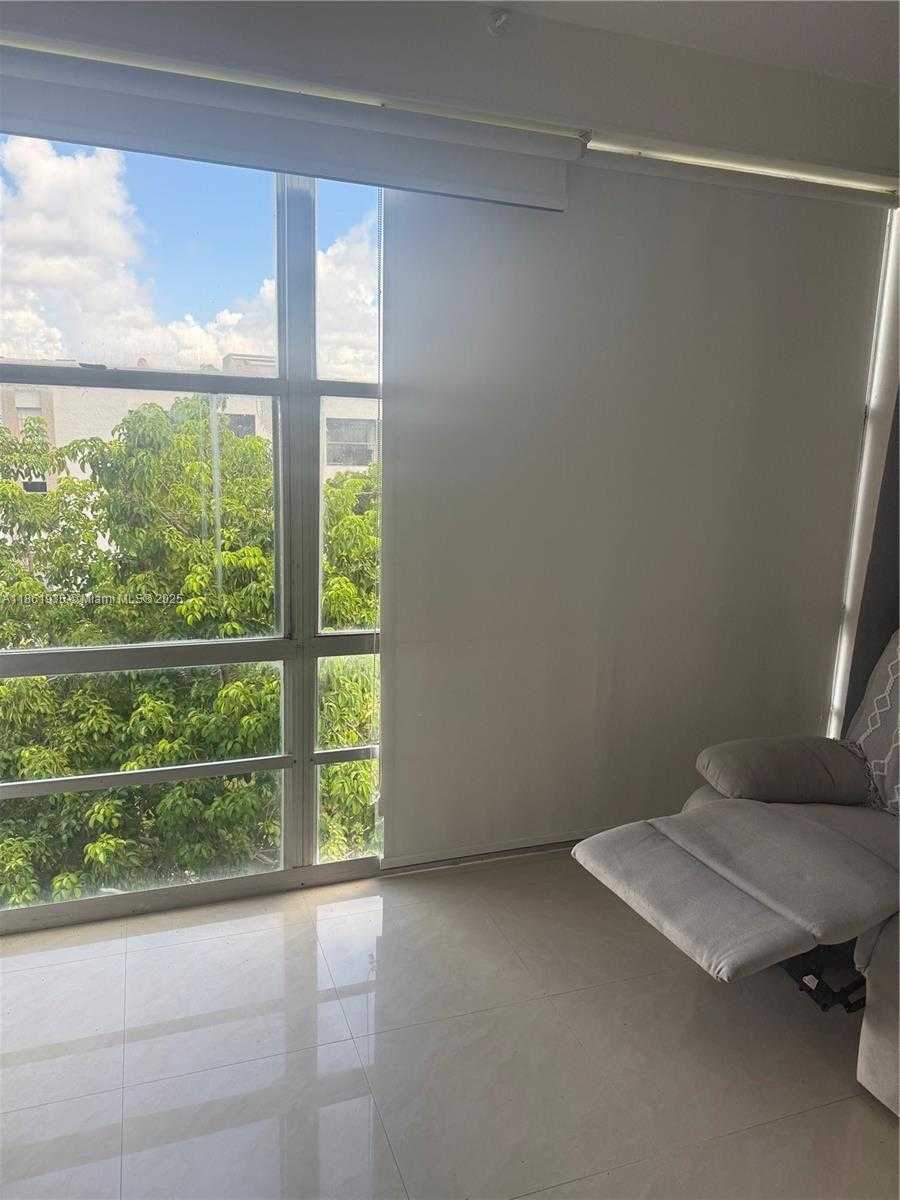Small Image of 200 177TH DR #507, Sunny Isles Beach Number 9