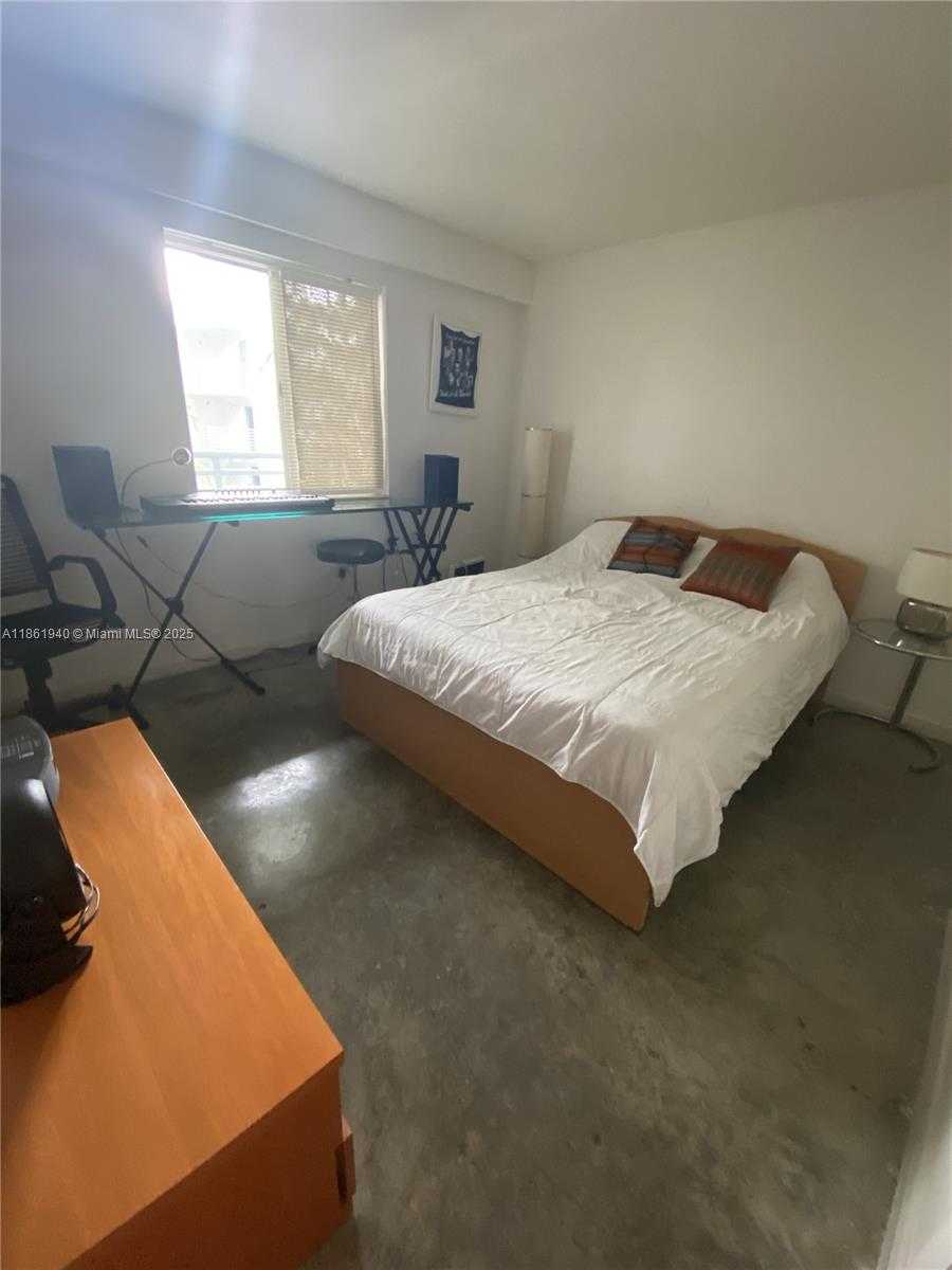 Small Image of 1401 BAY RD #405, Miami Beach Number 10
