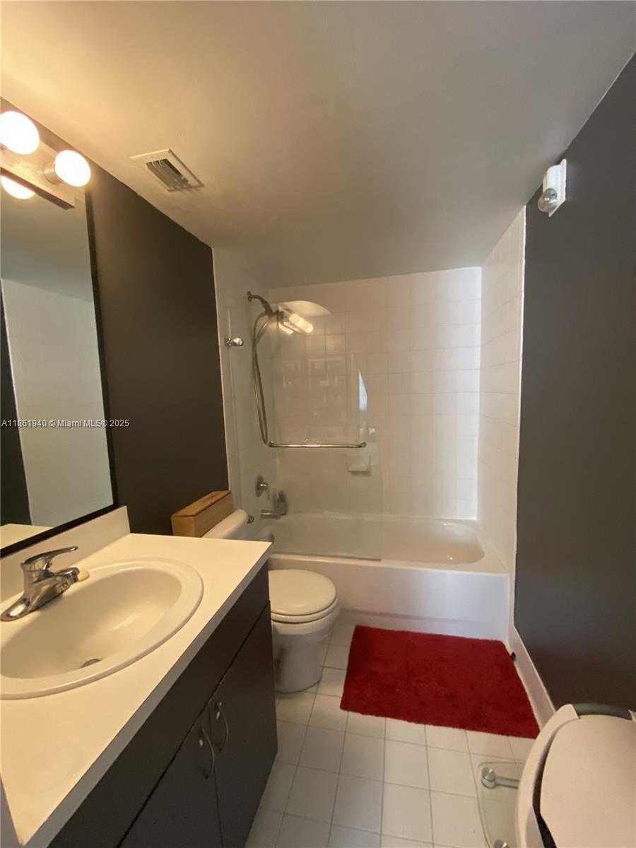 Small Image of 1401 BAY RD #405, Miami Beach Number 12