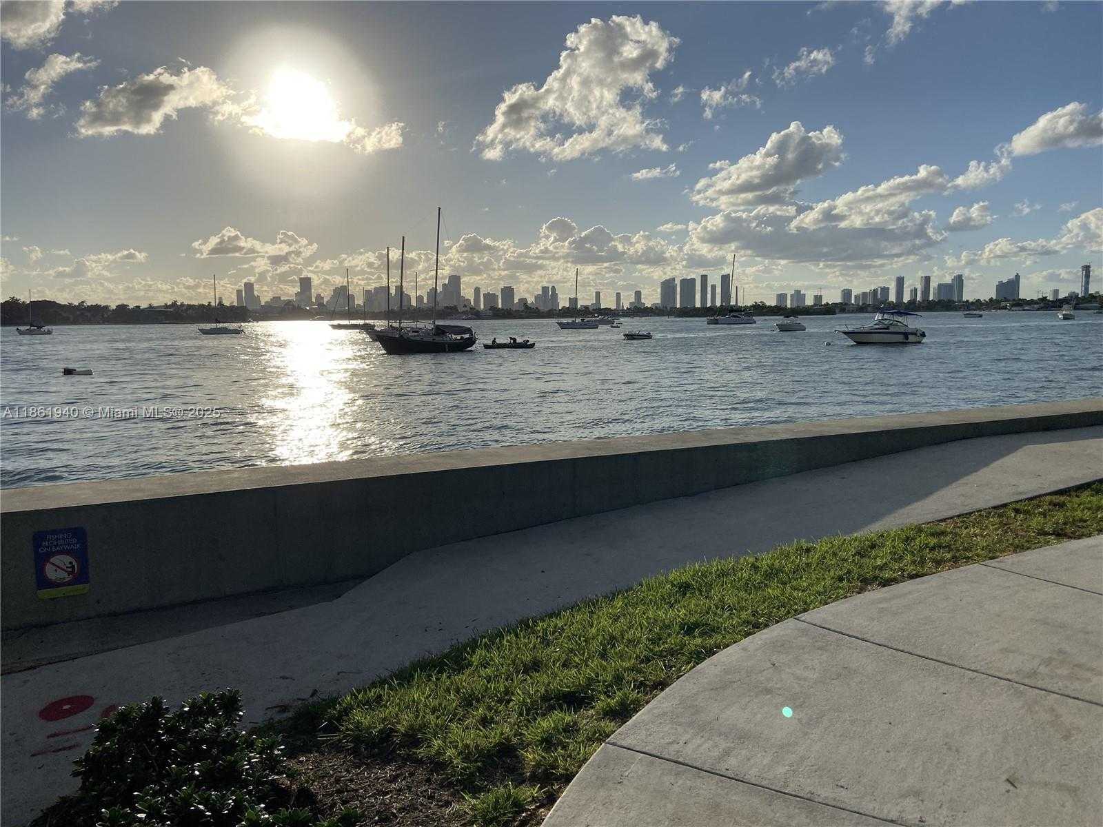 Small Image of 1401 BAY RD #405, Miami Beach Number 13