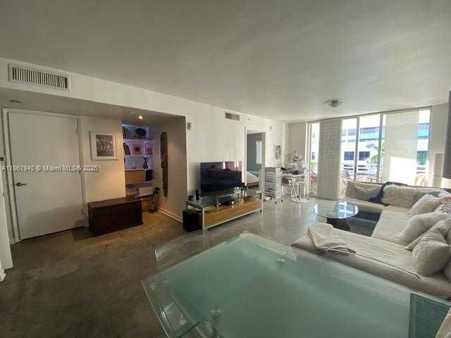 Small Image of 1401 BAY RD #405, Miami Beach Number 3