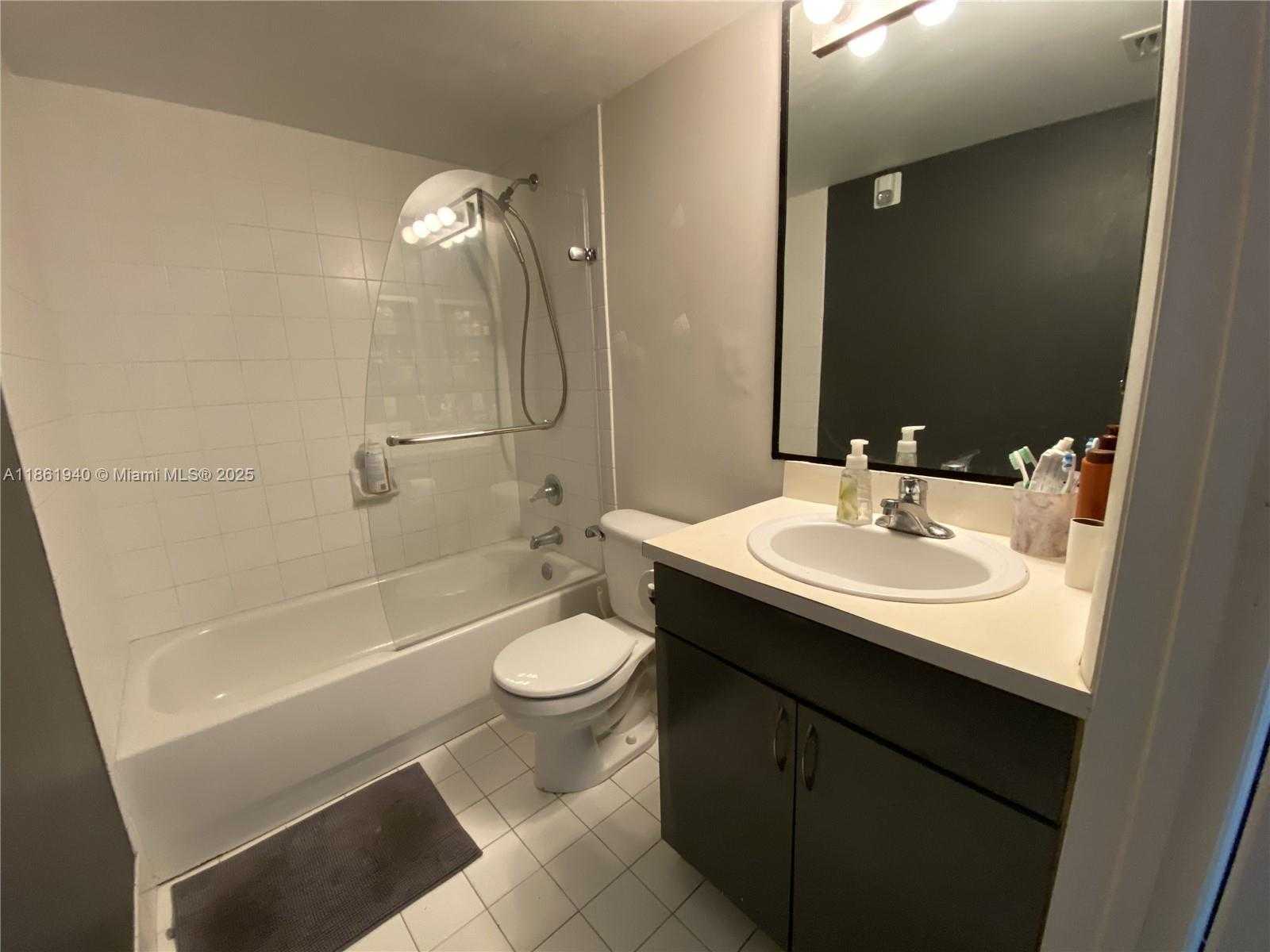 Small Image of 1401 BAY RD #405, Miami Beach Number 5