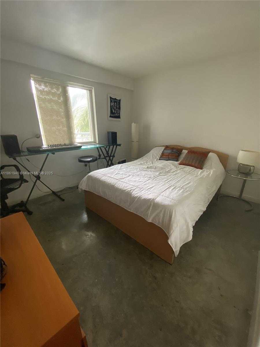 Small Image of 1401 BAY RD #405, Miami Beach Number 6