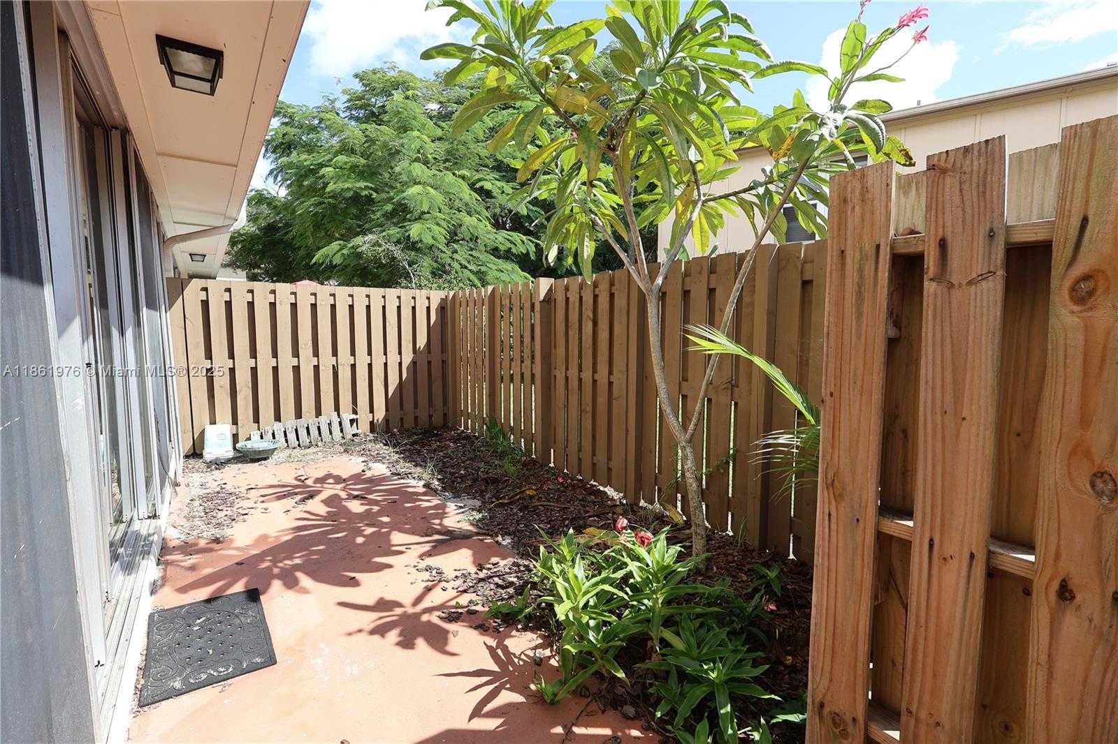 Small Image of 865 NORTH WEST 80TH TER #6, Plantation Number 12