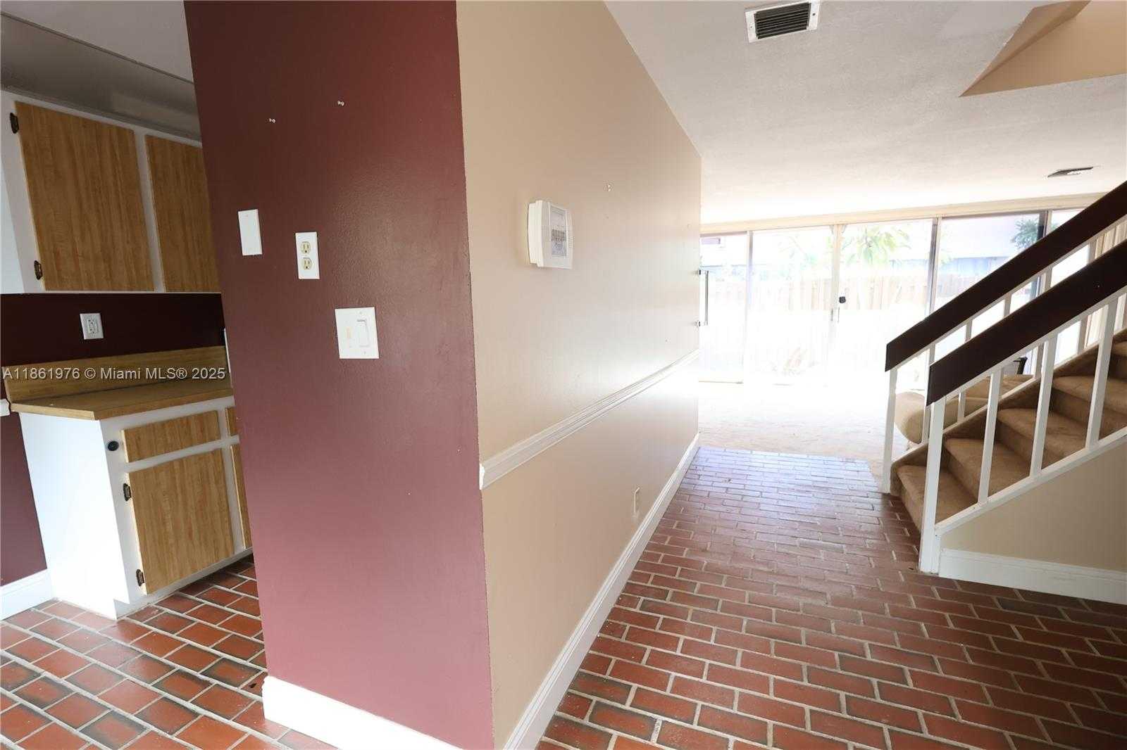 Small Image of 865 NORTH WEST 80TH TER #6, Plantation Number 4