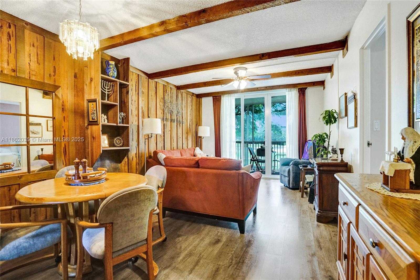 Small Image of 250 JACARANDA DR #206, Plantation Number 10