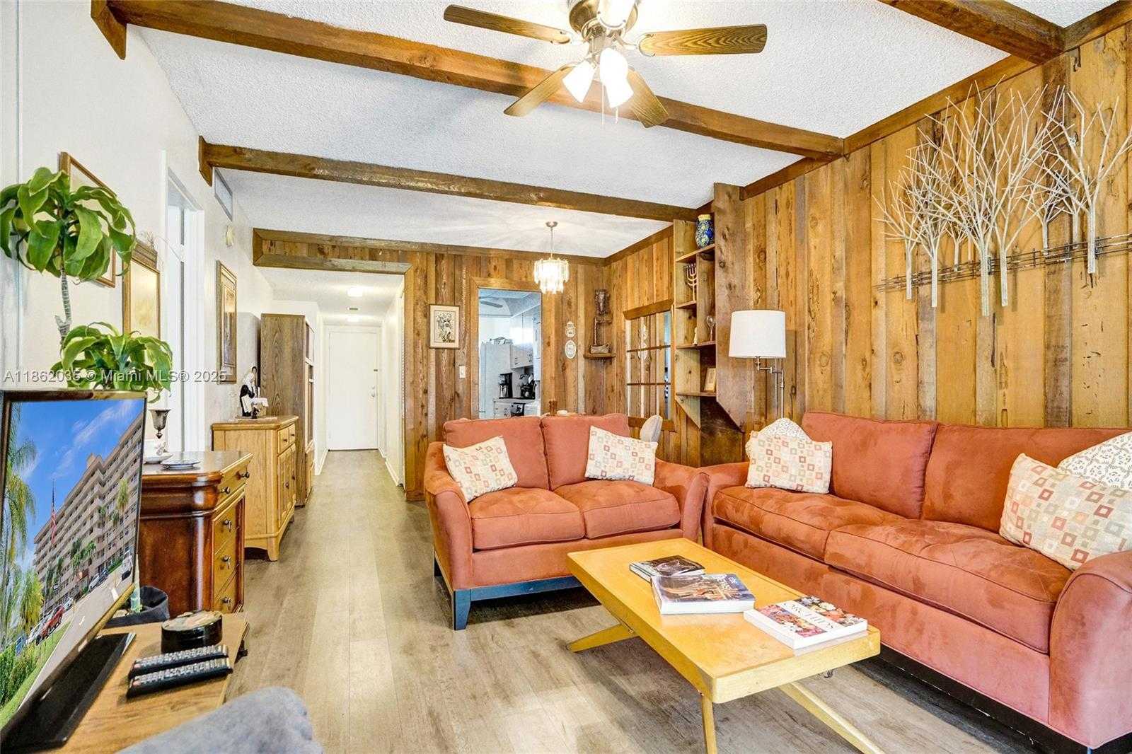 Small Image of 250 JACARANDA DR #206, Plantation Number 12