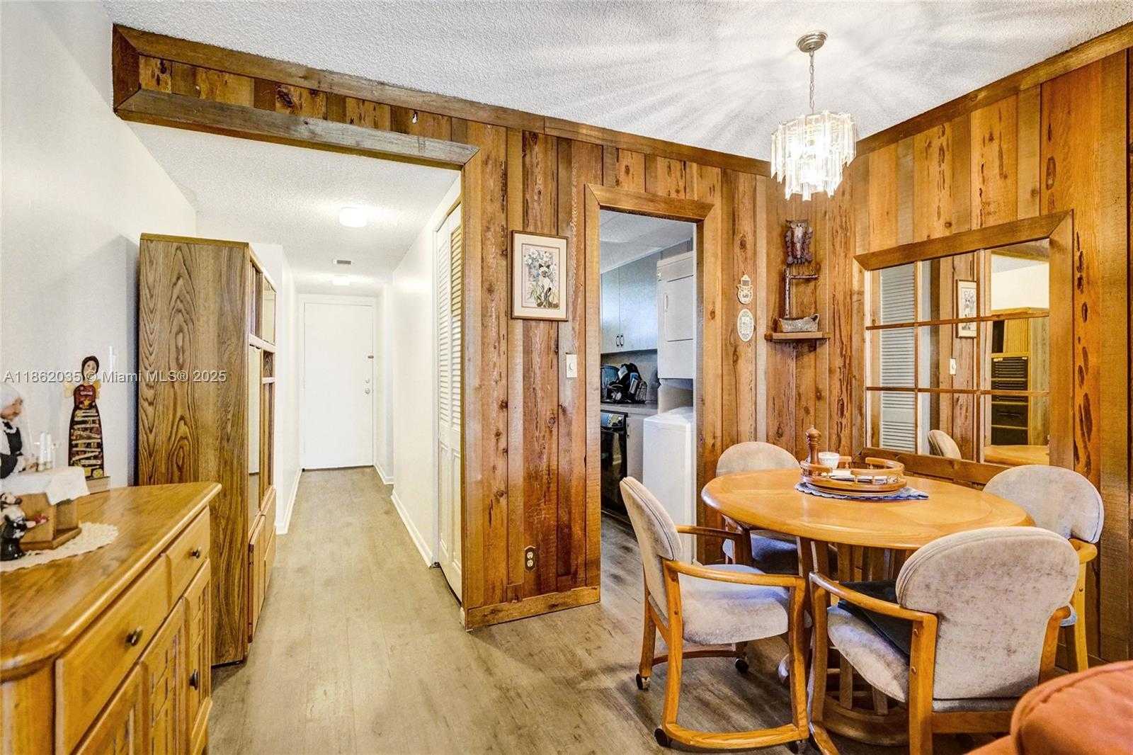 Small Image of 250 JACARANDA DR #206, Plantation Number 13