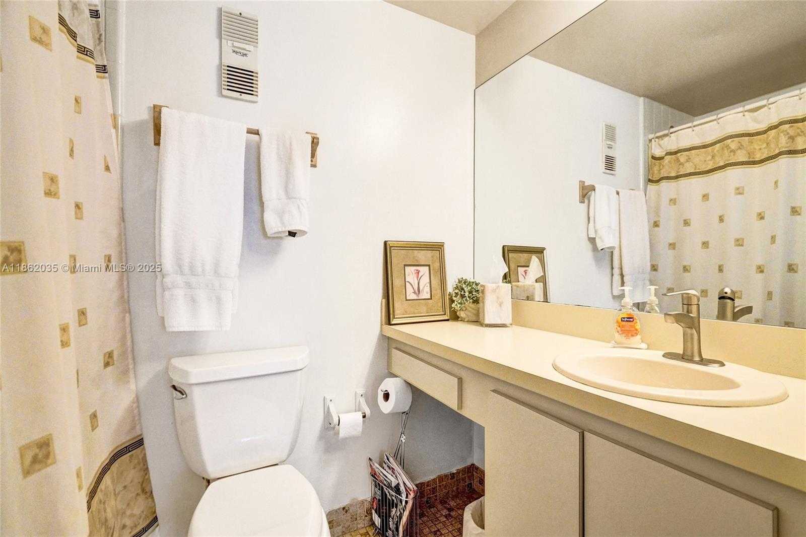 Small Image of 250 JACARANDA DR #206, Plantation Number 20
