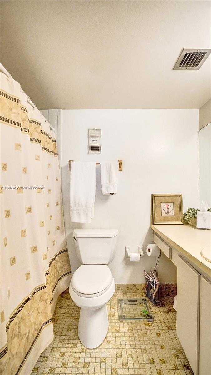 Small Image of 250 JACARANDA DR #206, Plantation Number 21