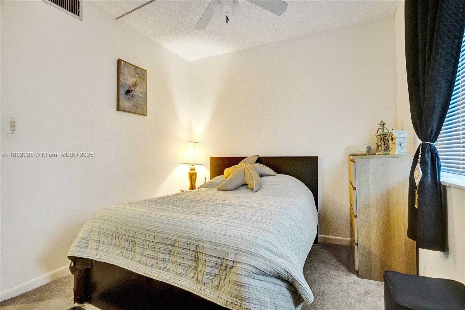 Small Image of 250 JACARANDA DR #206, Plantation Number 23