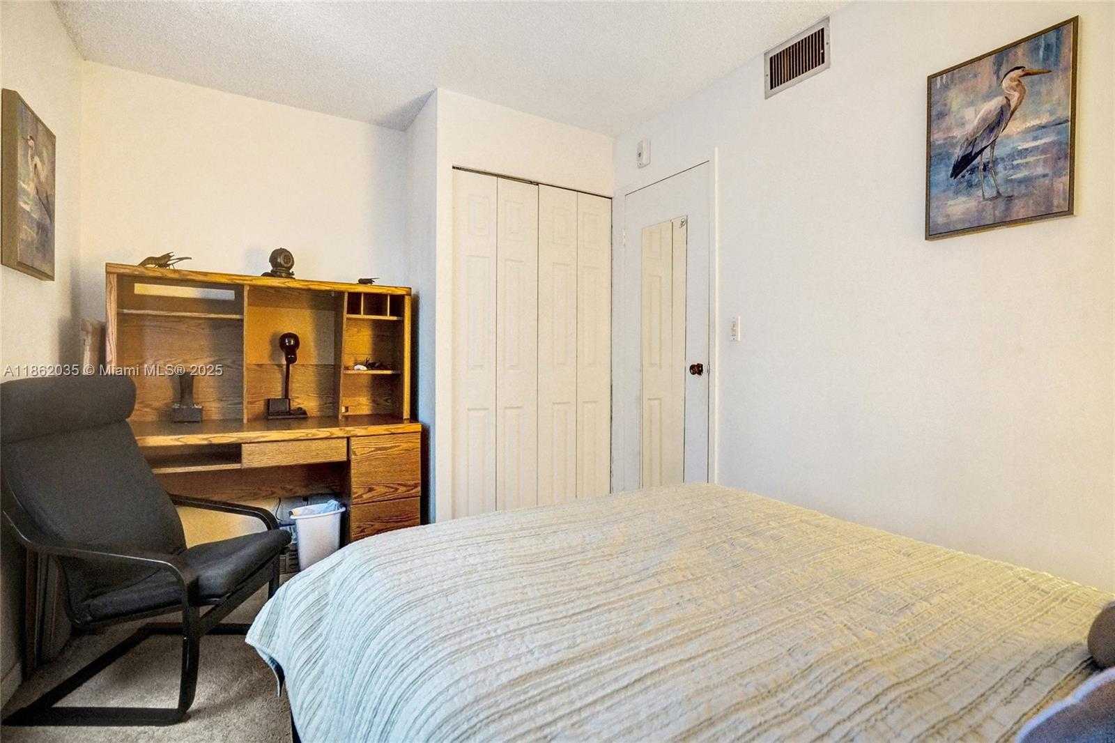 Small Image of 250 JACARANDA DR #206, Plantation Number 24